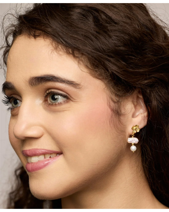 Pearl and Flower Gold Dangle Stud Earrings Pearl and Flower Gold Dangle Stud Earrings