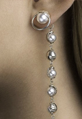 DROP EARRINGS